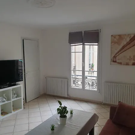 Apartment Joli 2 Pieces Au Coeur De Et Proche Canal
